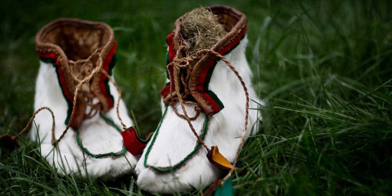 Sami traditionelle Schuhe in Lappland