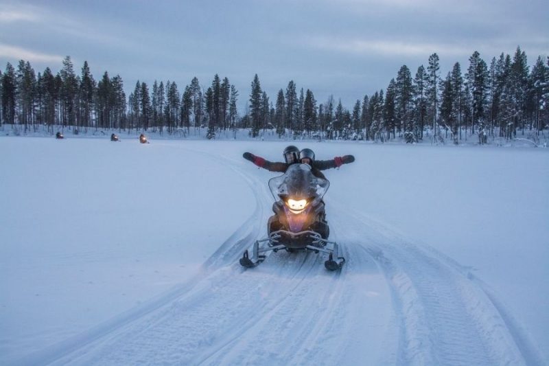 Schneemobil Tour Lappland im Winter entdecken mit Nordic