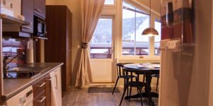 Küche im Alppitalot Apartment in Levi in Lappland