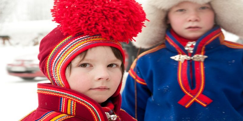 Sami Kinder einheimische Kultur in Lappand Schweden Norwegen Finnland