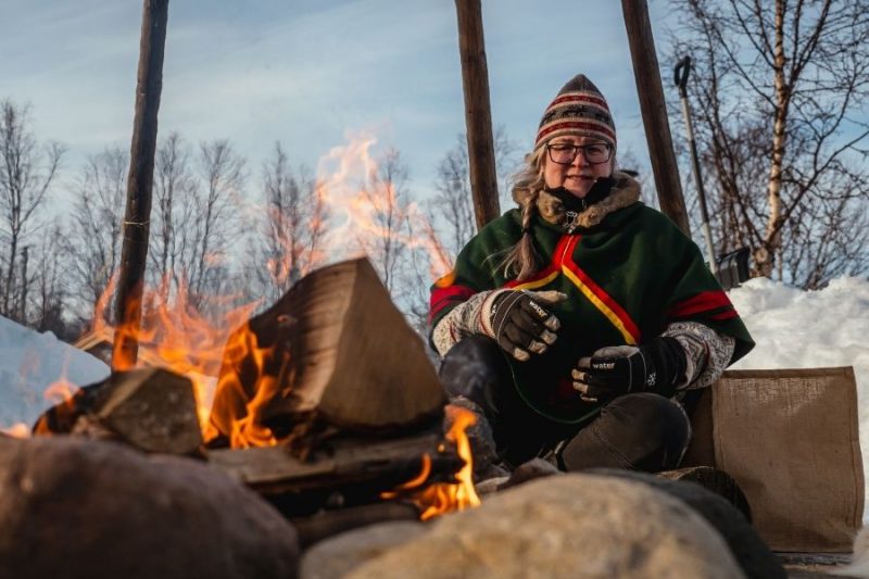 Uebernachten mit den Sami in ihrem Lavvi Zelt Lappland im Winter entdecken mit Nordic