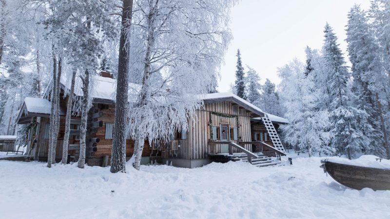 Arctic-Circle-Wilderness-Resort-im-Winter-Lappland-Nordic