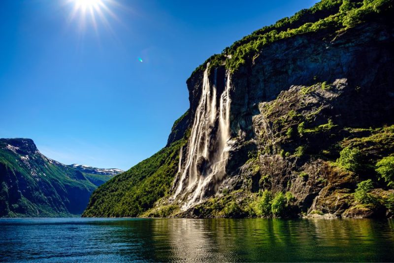 Geirangerfjord-in-Norwegen-mit-Nordic