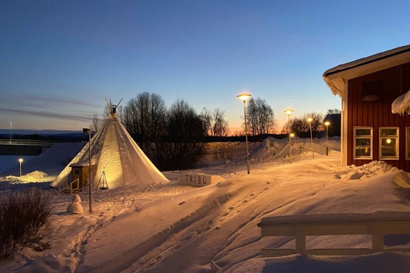 SusanneE-in-Lappland-im-Grand-Arctic-Resort-mit-Nordic